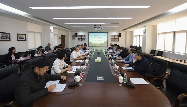 全国社科规划办主任佘志远一行到粤港澳发展研究院调研国家高端智库建设情况