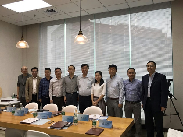 实验室主任张志安与实验室学术委员会部分委员合影