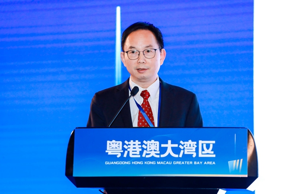 中央广播电视总台彭小毛