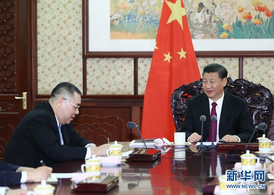 1习近平会见来京述职的崔世安
