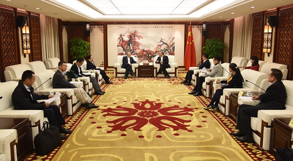 1粤港澳发展研究院与广州市人民政府港澳事务办公室签订合作协议