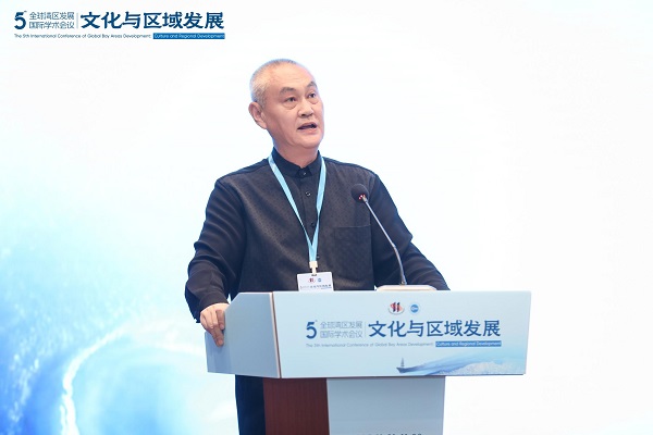 潘维教授代表协办方致辞