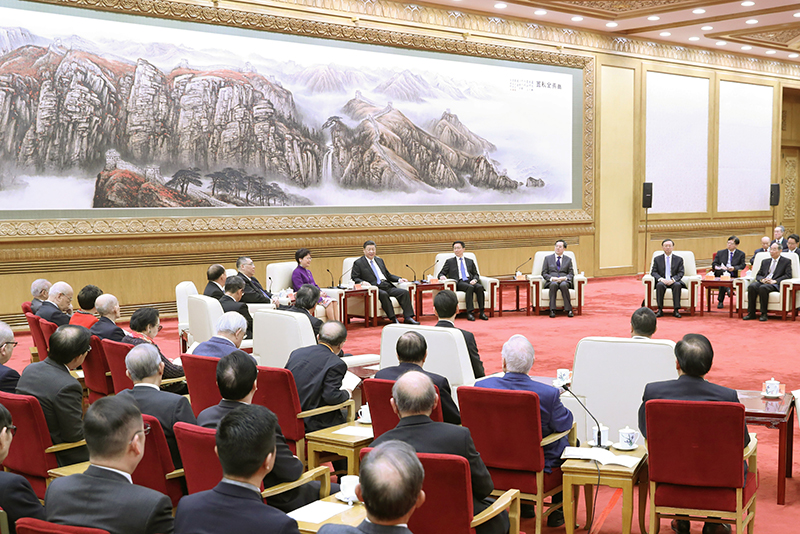 习近平会见香港澳门各界 庆祝国家改革开放40周年访问团